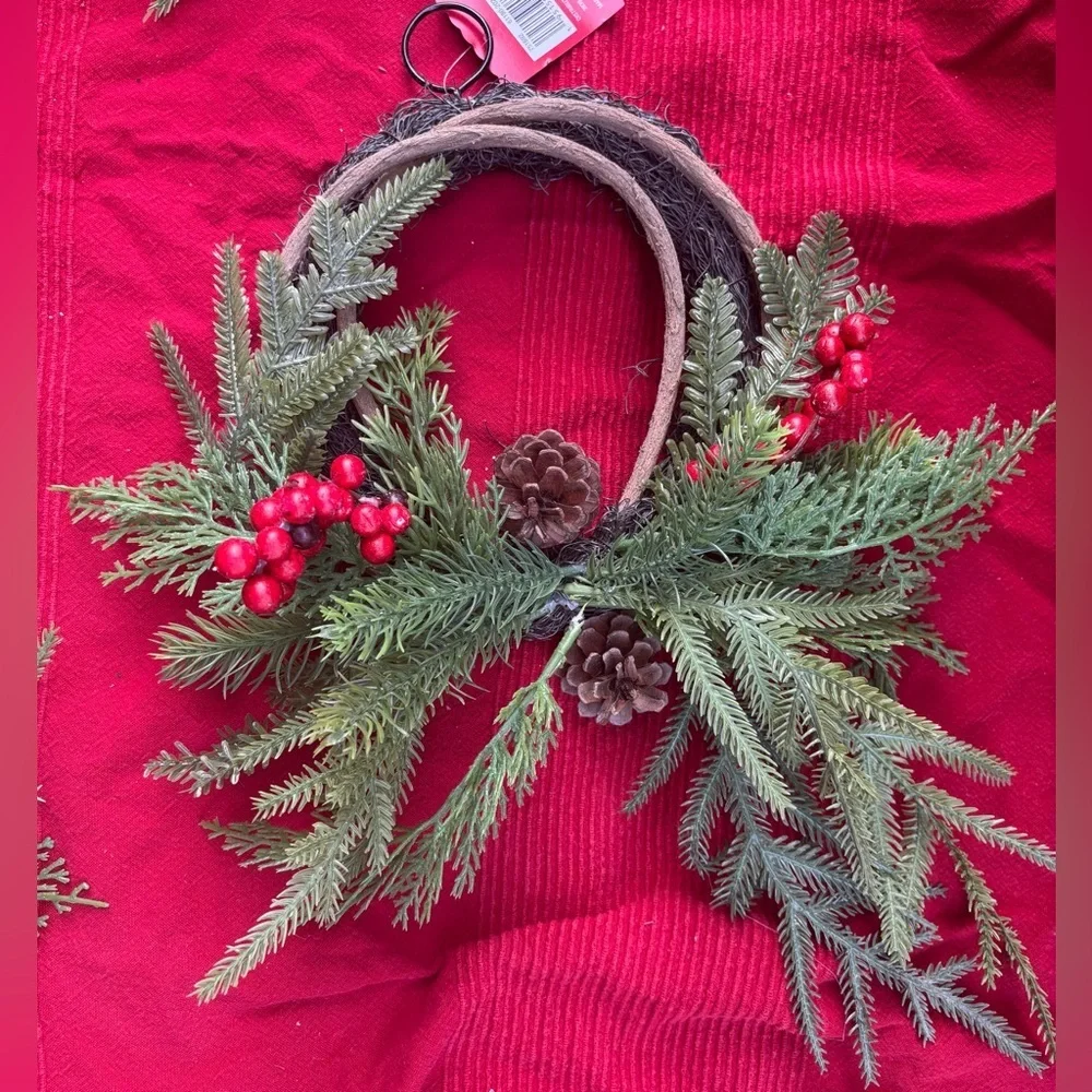 NWT set of 5 faux pine & cedar mix with red berry Christmas wreaths bundle